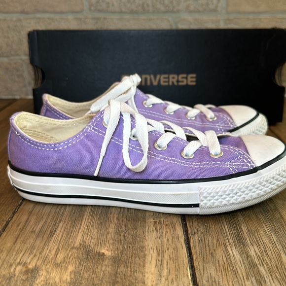 Converse Frozen Lilac Chuck Taylor All Star Junior's Ox Lace Up Low Top/Sz 1 - Picture 7 of 11